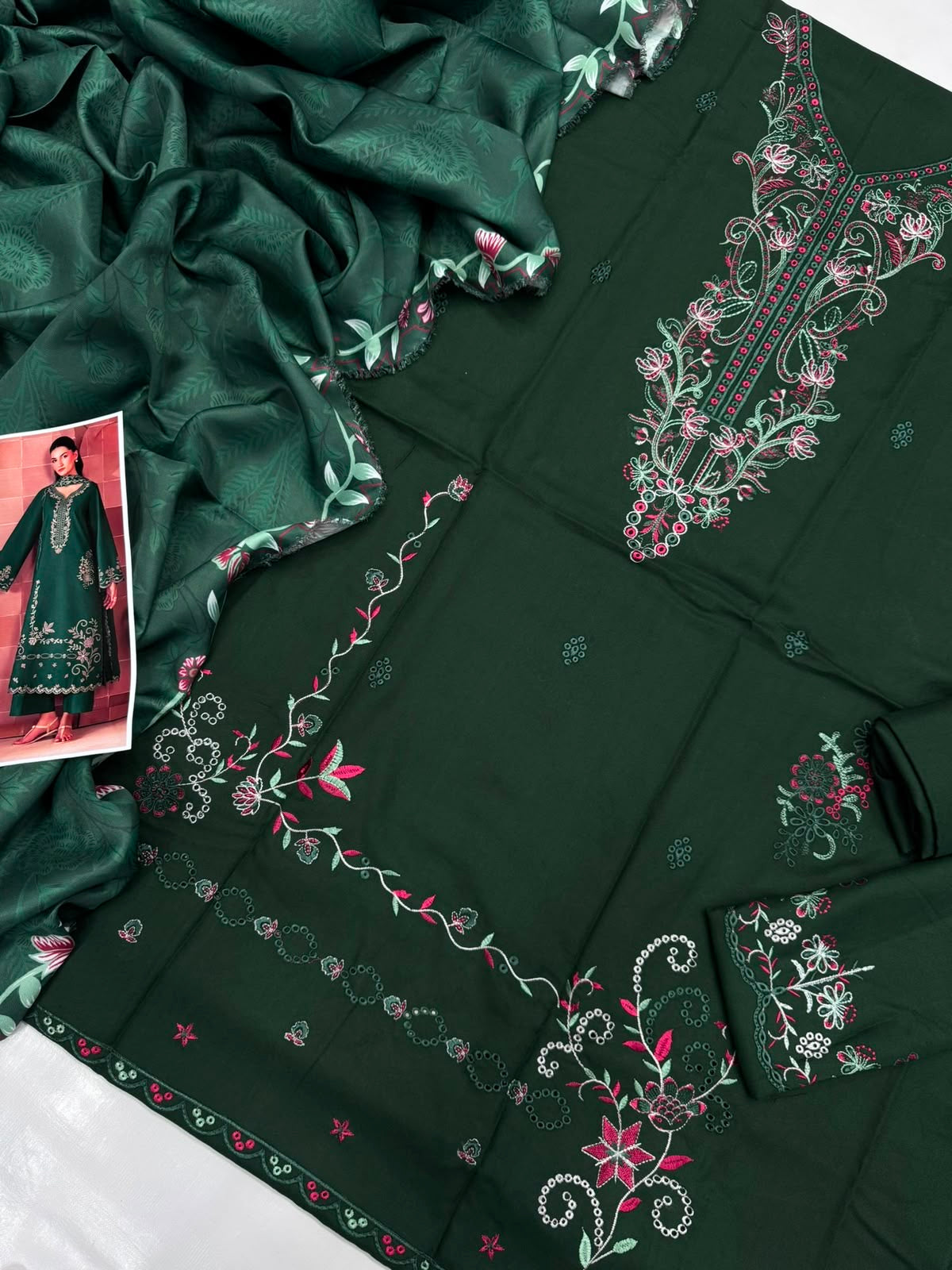Dhanak 3PC Heavy Embroidered Suit – Bottle Green – image 2