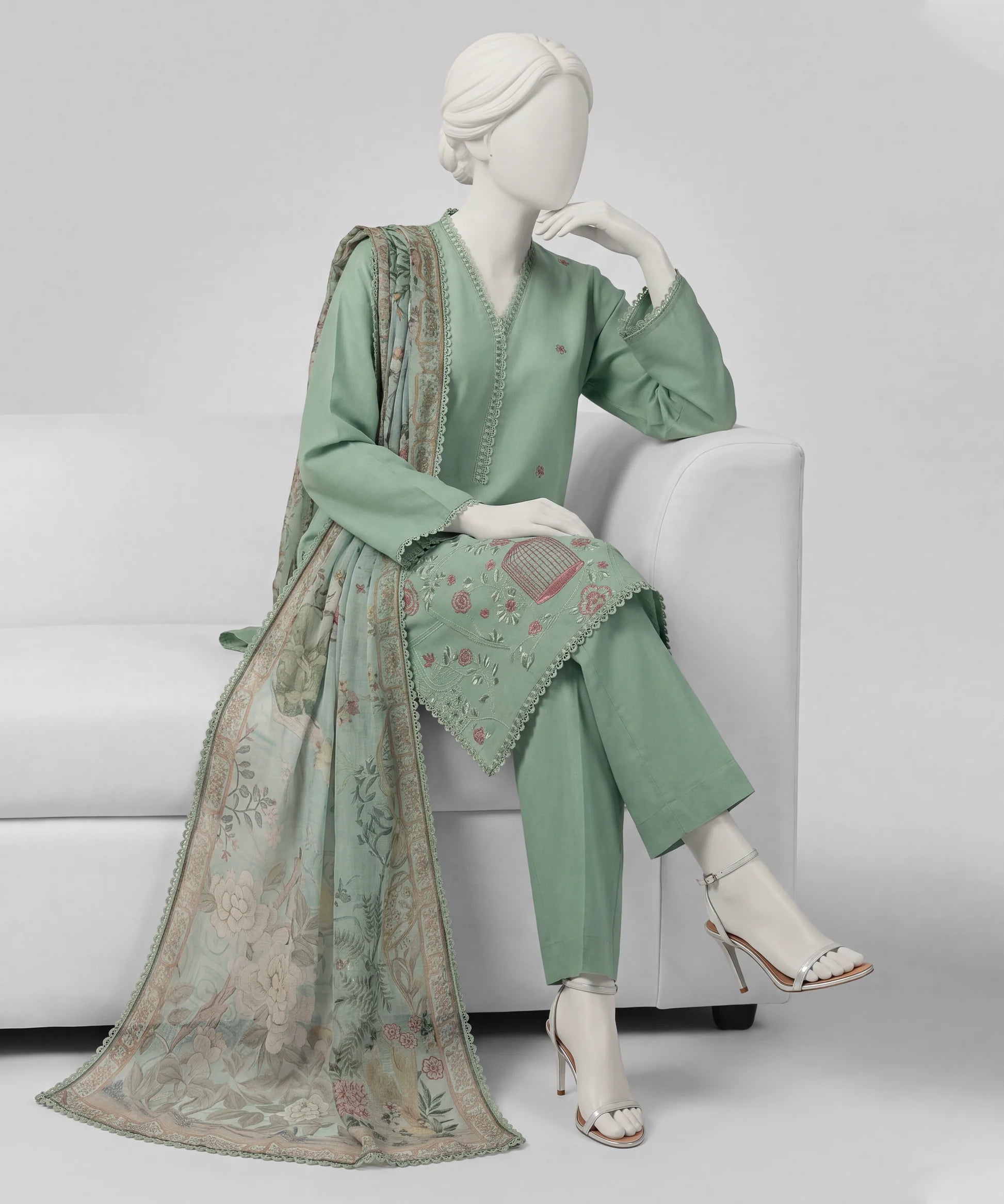 Women's embroidered 3 piece suit